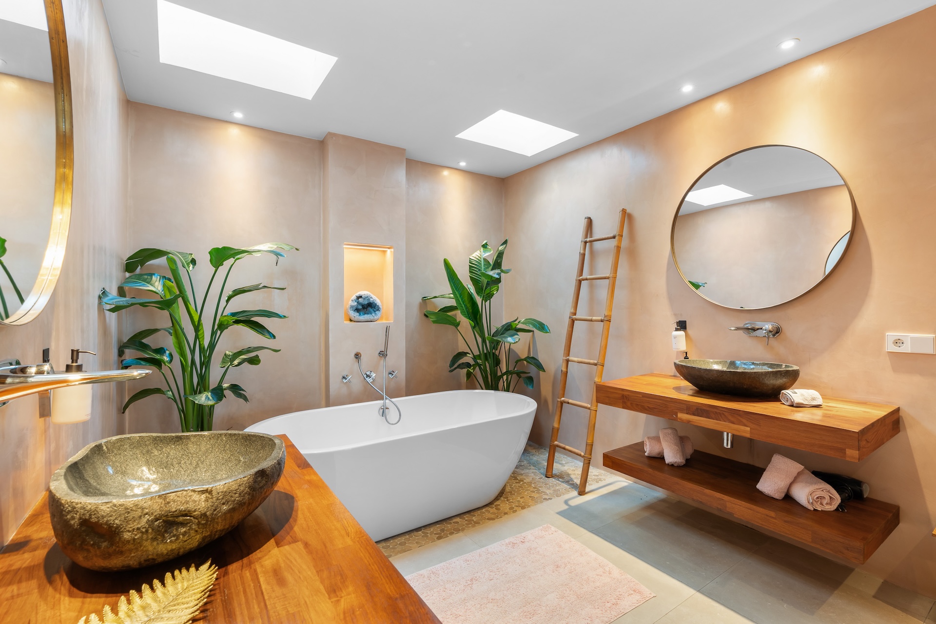 Resa Estates Paco for sale te koop finca paddel Ibiza bathroom 2.jpg